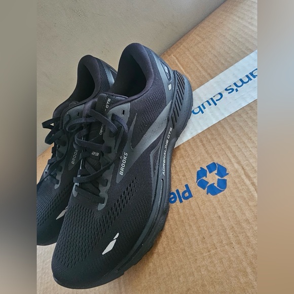 Basically BRAND NEW Brooks Men's Adrenaline GTS 23 in Black/Ebony - Picture 3 of 6